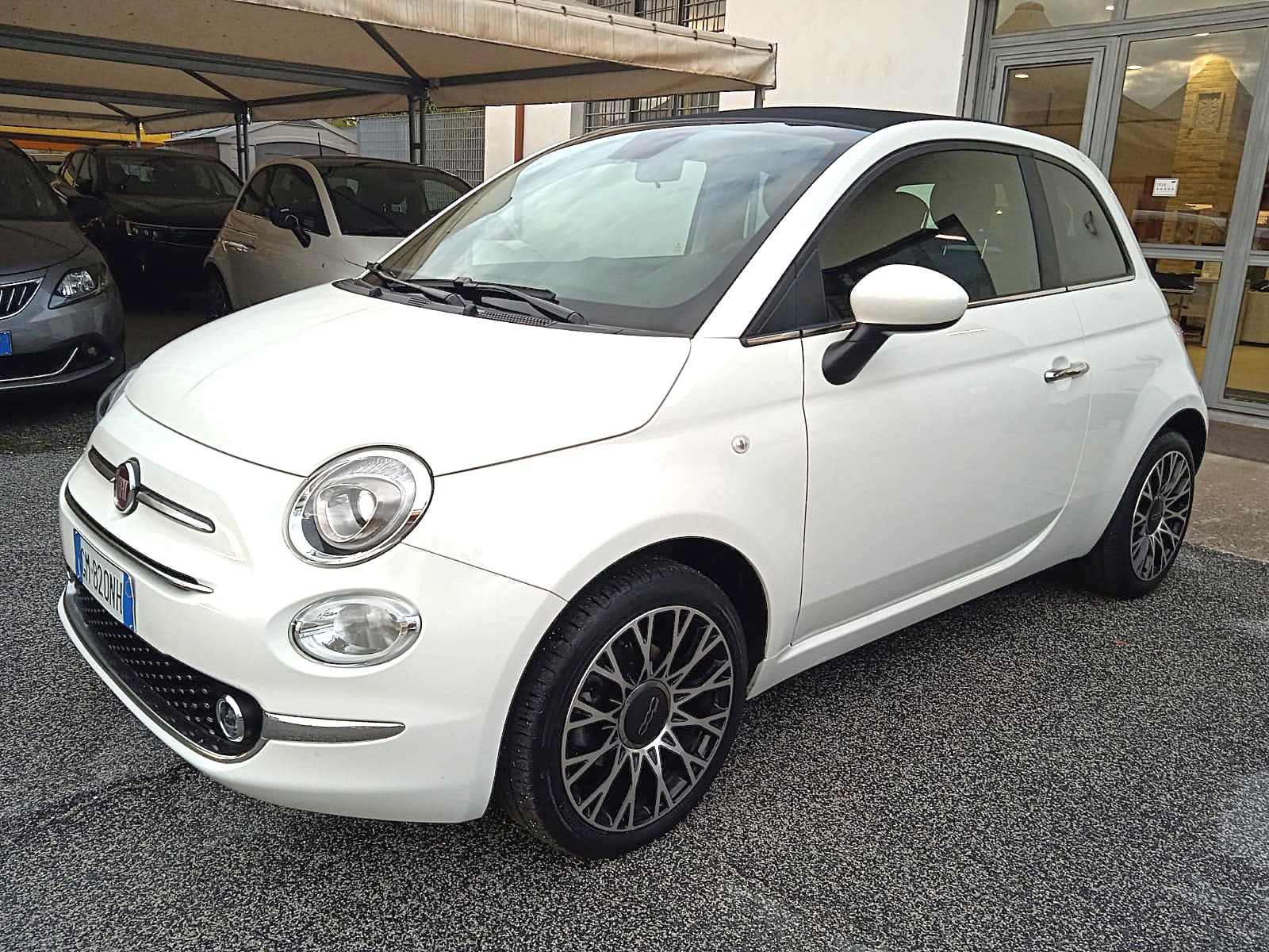 FIAT 500C 1.0 hybrid Dolcevita Special Edition 70cv Navigatore Sensori di parcheggio