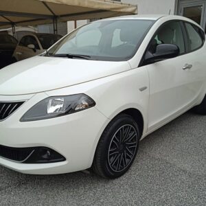 Lancia Ypsilon 1.0 FireFly 5 porte S&S Hybrid Ecochic Gold Sensori di parcheggio Car Play