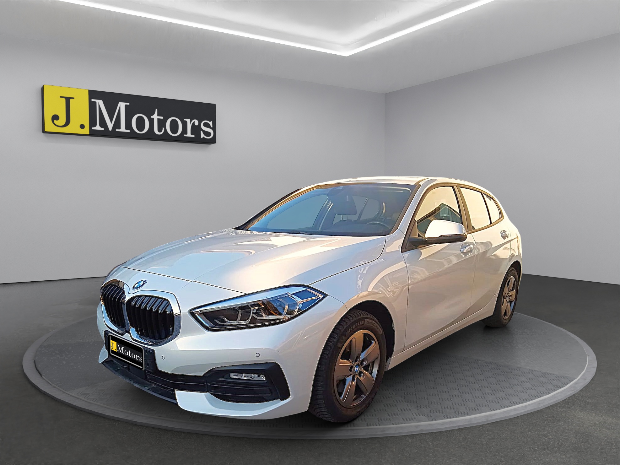 BMW 118i Business Advantage 136 cv Automatica Navi+Sensori di parcheggio