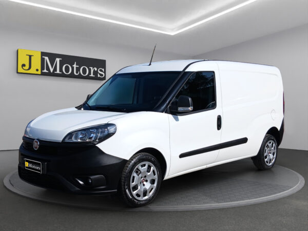 FIAT DOBLO’ MAXI 1.6 MULTIJET 105cv Cargo Lounge CarPlay Sensori posteriori