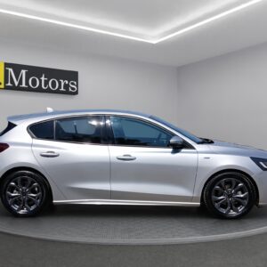 Lato destro Ford Focus 1.0 Ecoboost Hybrid 125cv ST-Line