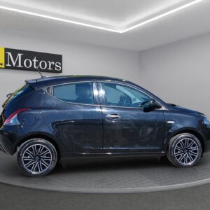 Lato destro Lancia Ypsilon Gold
